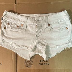 True Religion 27w white Jean shorts